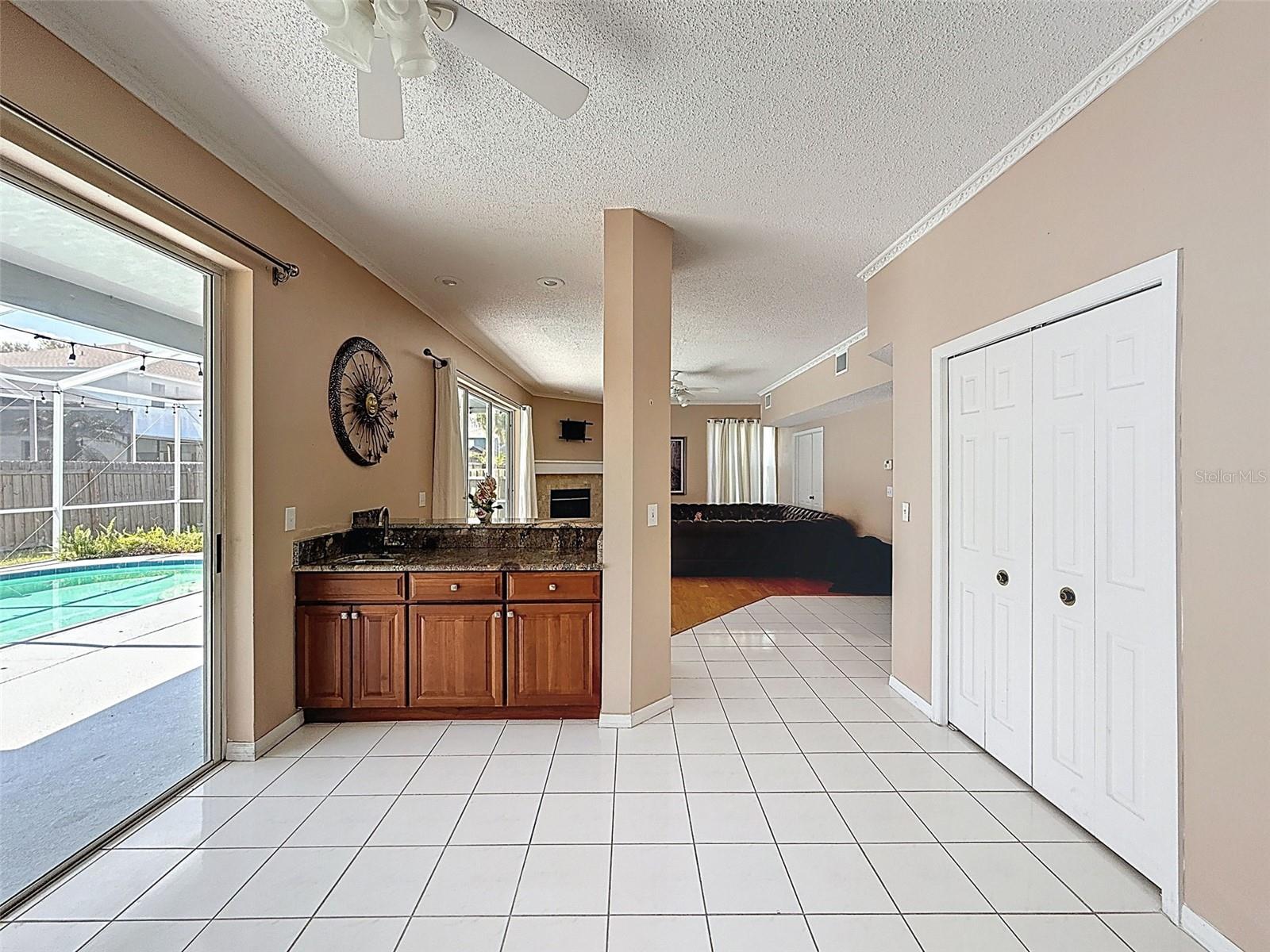 CLUBHOUSE ESTATES AT SUMMERFIE - Residential