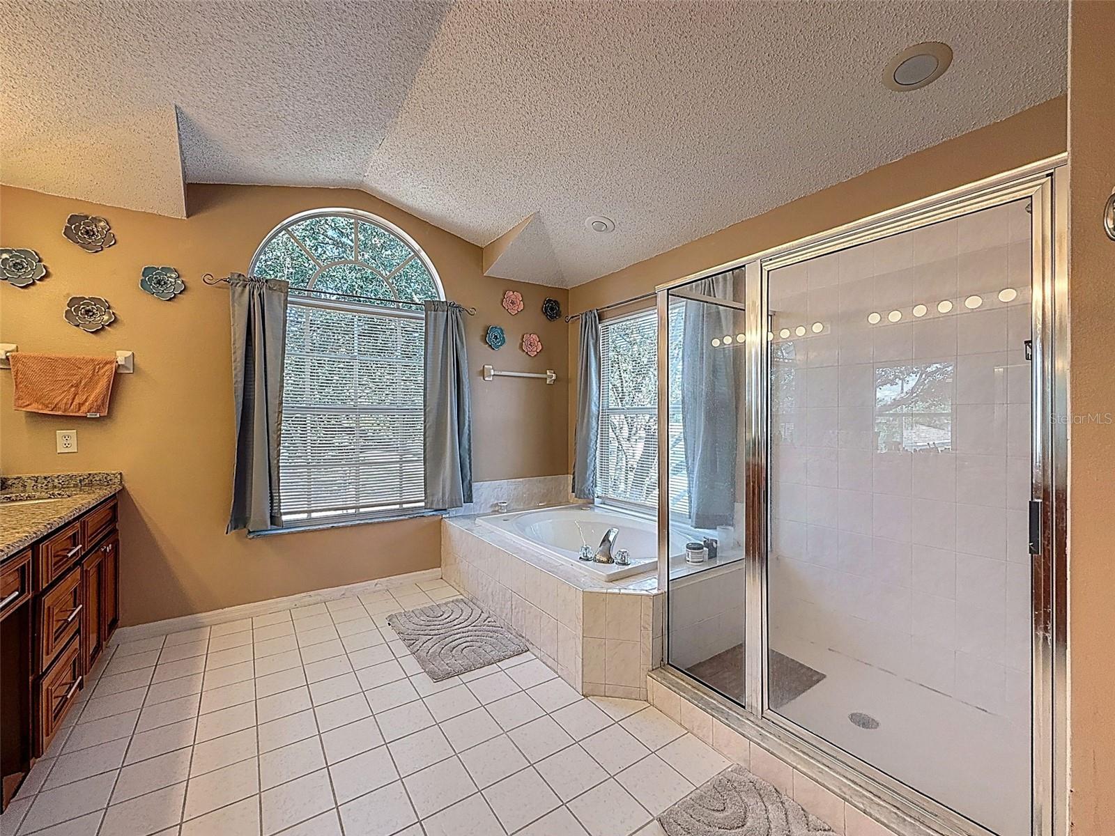 CLUBHOUSE ESTATES AT SUMMERFIE - Residential