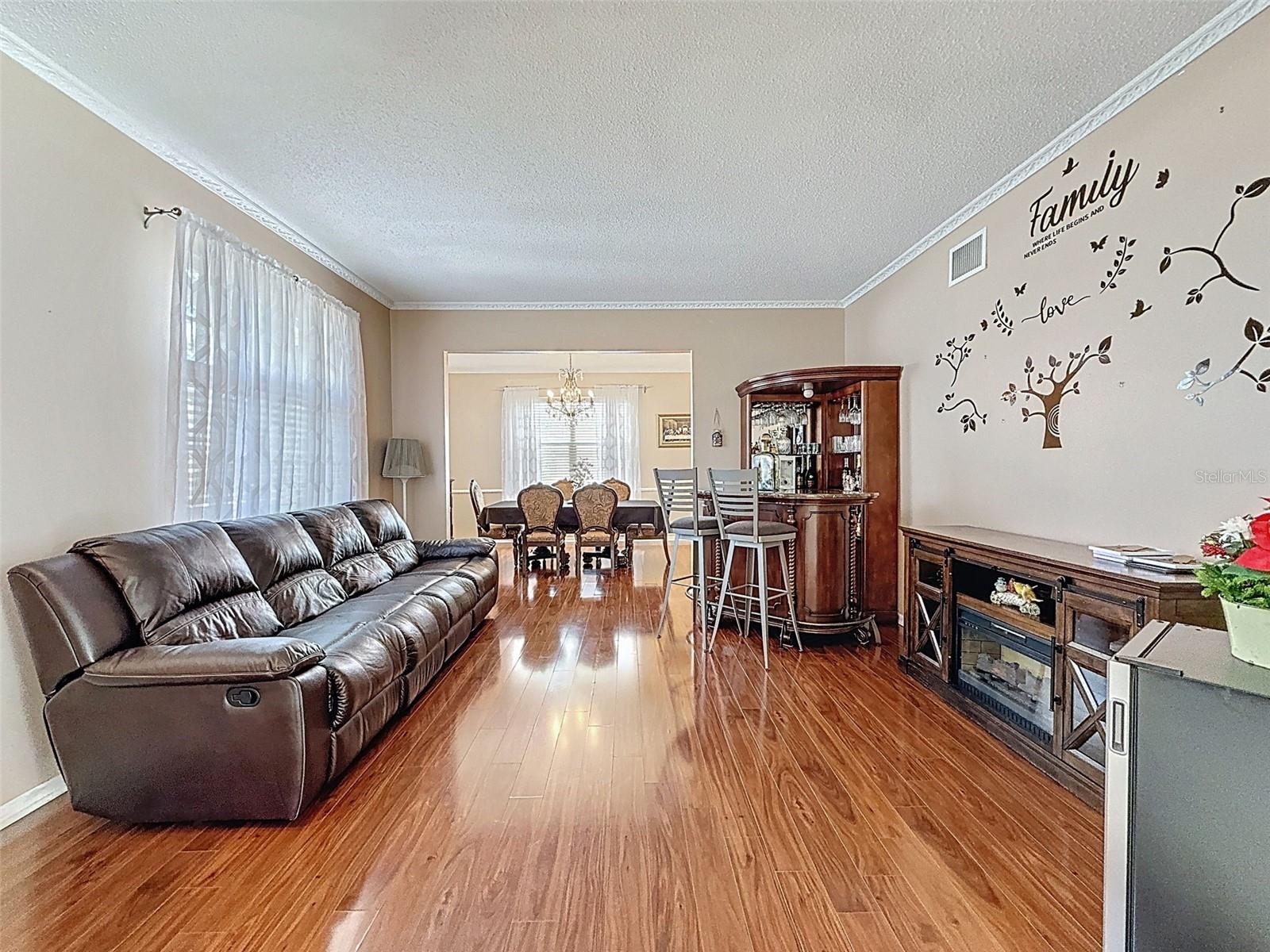 CLUBHOUSE ESTATES AT SUMMERFIE - Residential