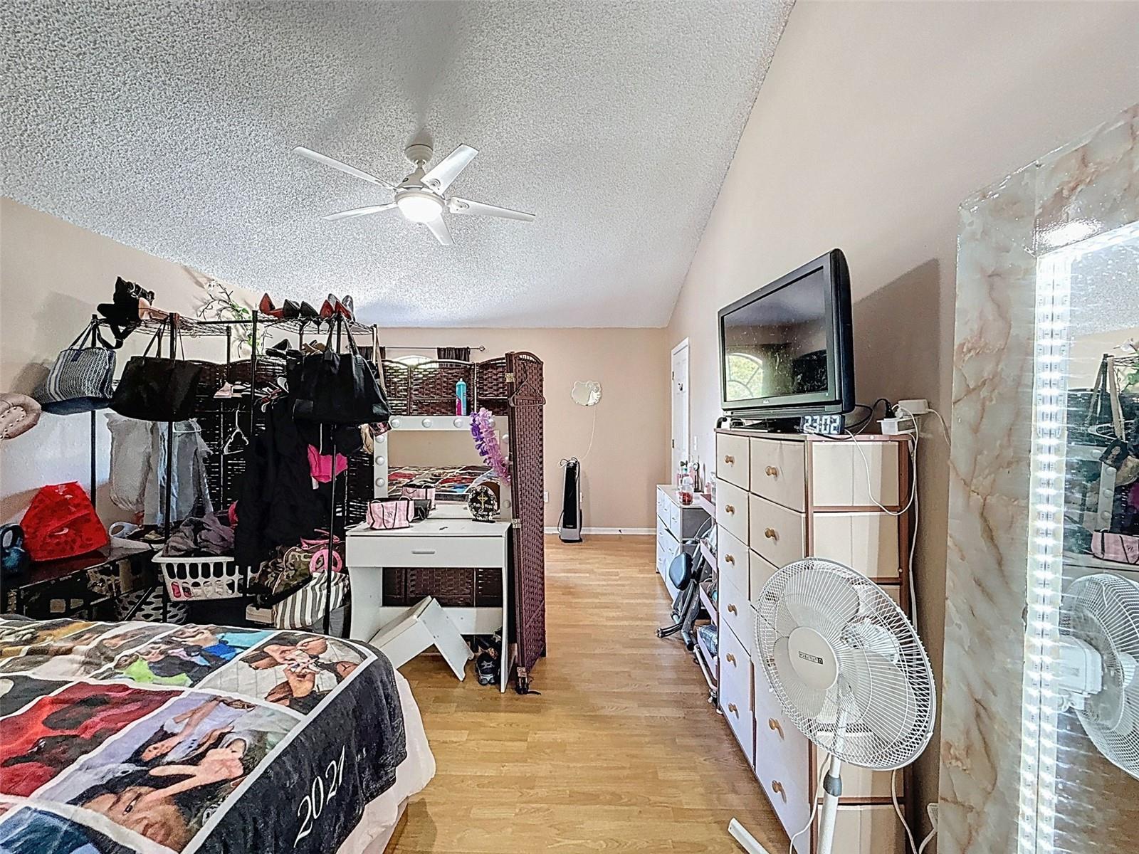 CLUBHOUSE ESTATES AT SUMMERFIE - Residential