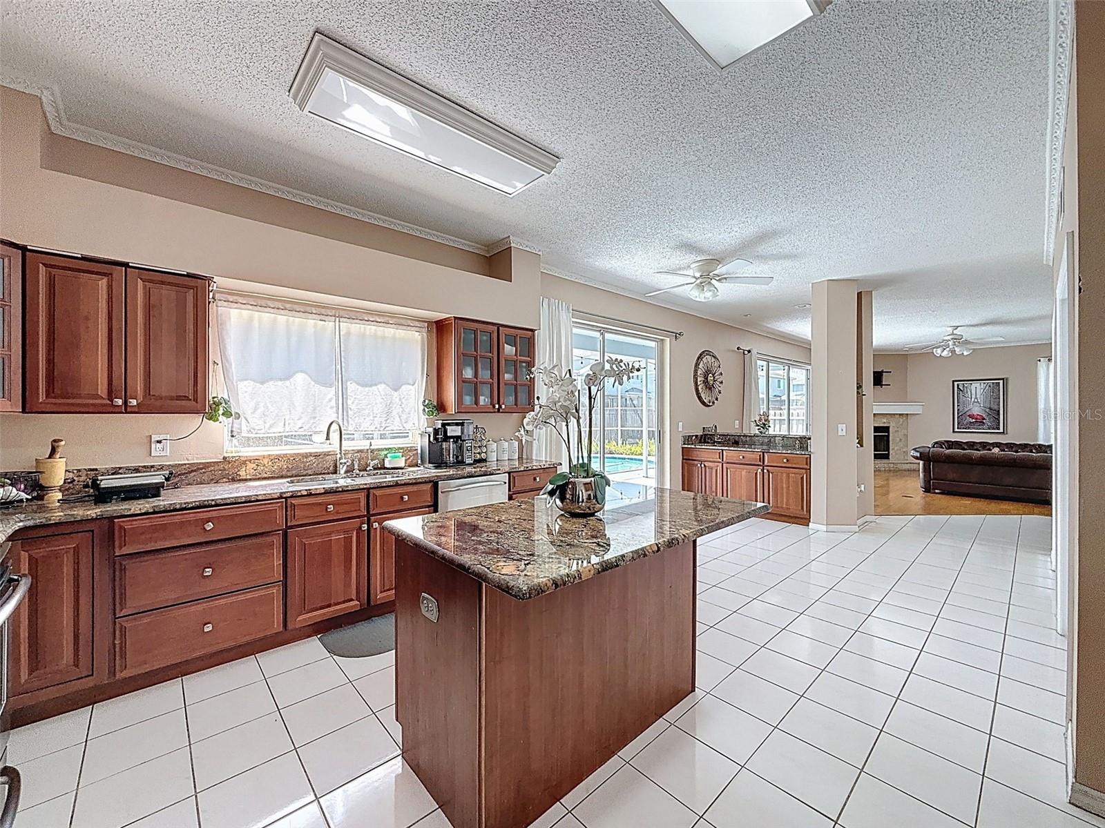 CLUBHOUSE ESTATES AT SUMMERFIE - Residential