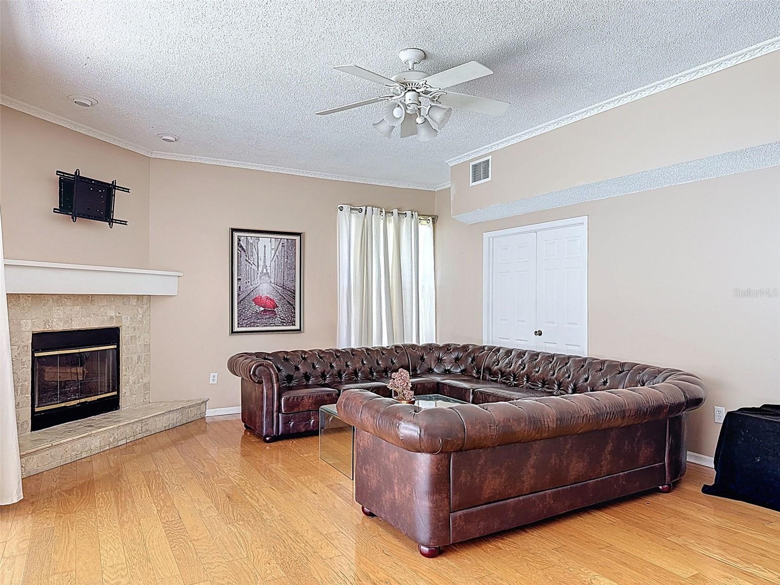 CLUBHOUSE ESTATES AT SUMMERFIE - Residential