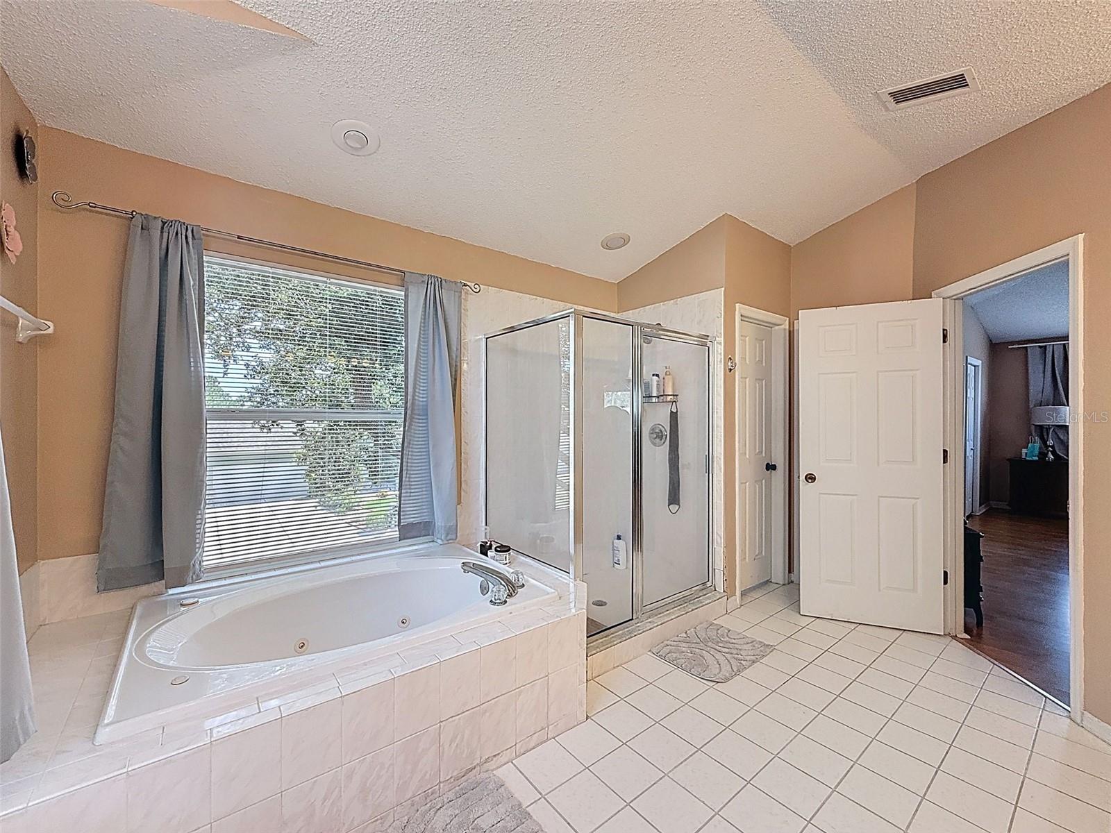 CLUBHOUSE ESTATES AT SUMMERFIE - Residential