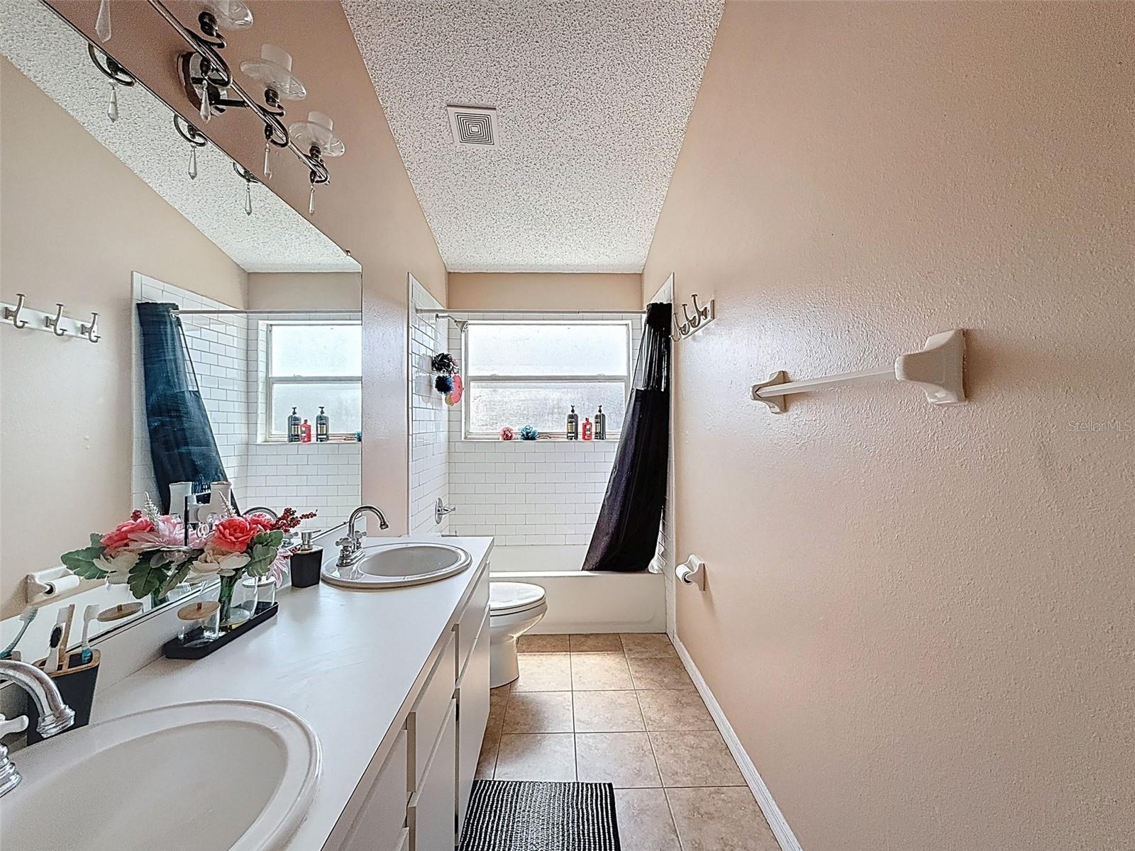 CLUBHOUSE ESTATES AT SUMMERFIE - Residential