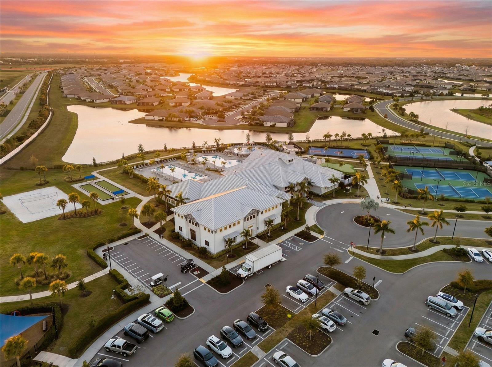 LORRAINE LAKES PH I - Residential