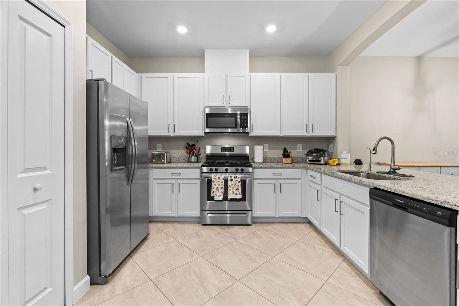 LORRAINE LAKES PH I - Residential