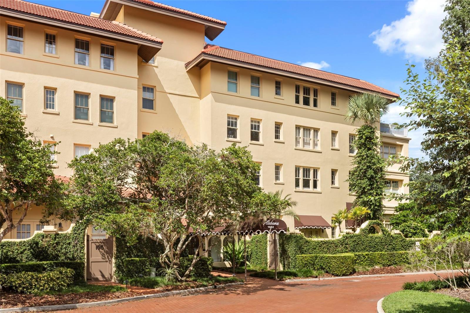 1602 ALABAMA DRIVE 107