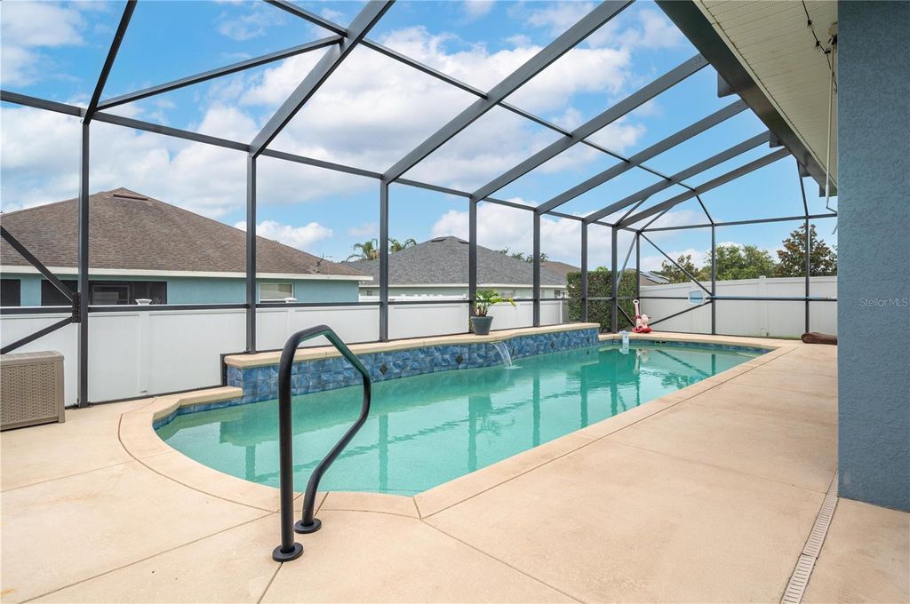 Photo of 139 Bentley Oaks Boulevard, Auburndale, FL 33823 (MLS # L4962304)
