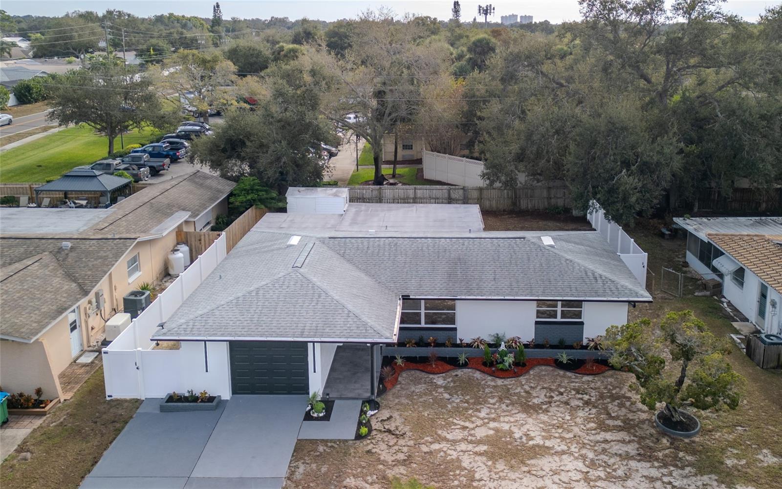 OAKHURST GROVES 2ND ADD - Residential