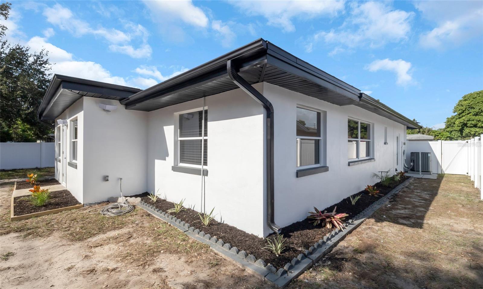 OAKHURST GROVES 2ND ADD - Residential