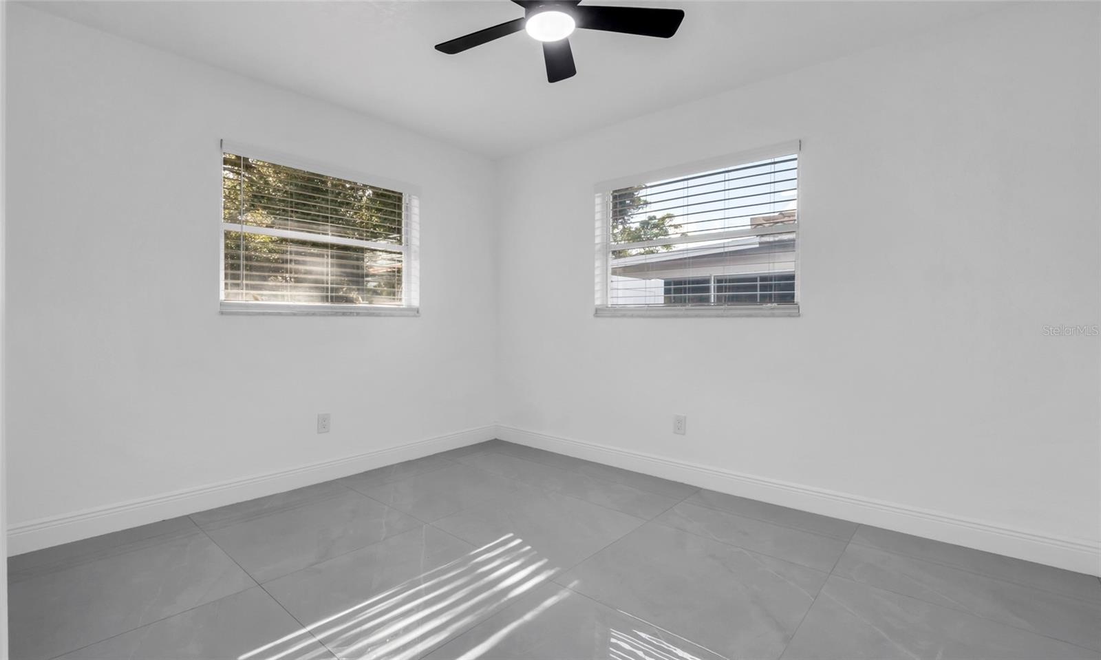 OAKHURST GROVES 2ND ADD - Residential