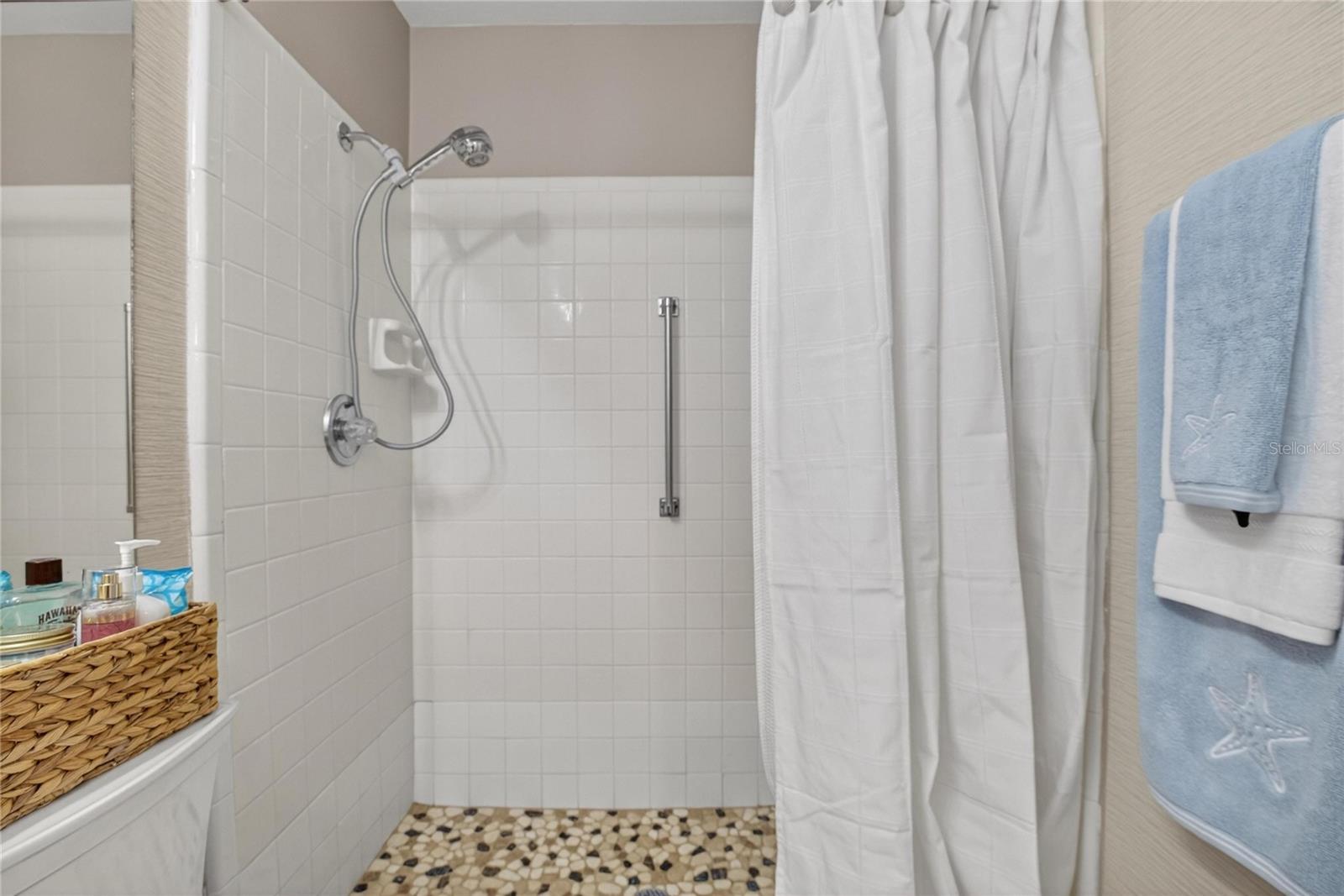 HIGHGATE IV CONDO - Residential