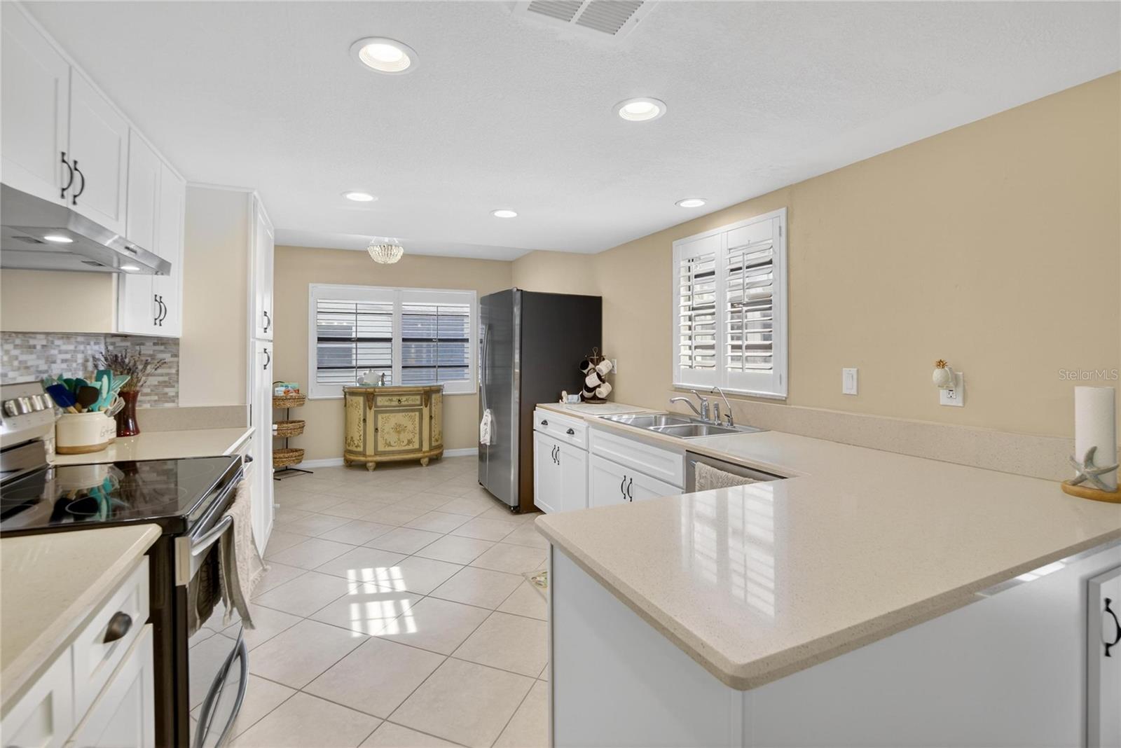 HIGHGATE IV CONDO - Residential