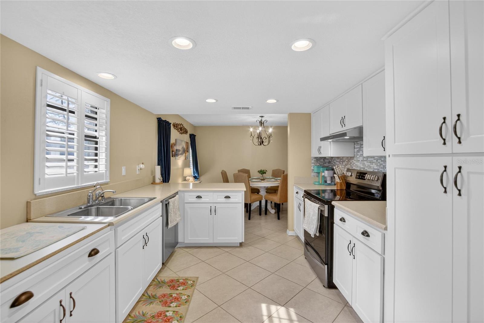 HIGHGATE IV CONDO - Residential