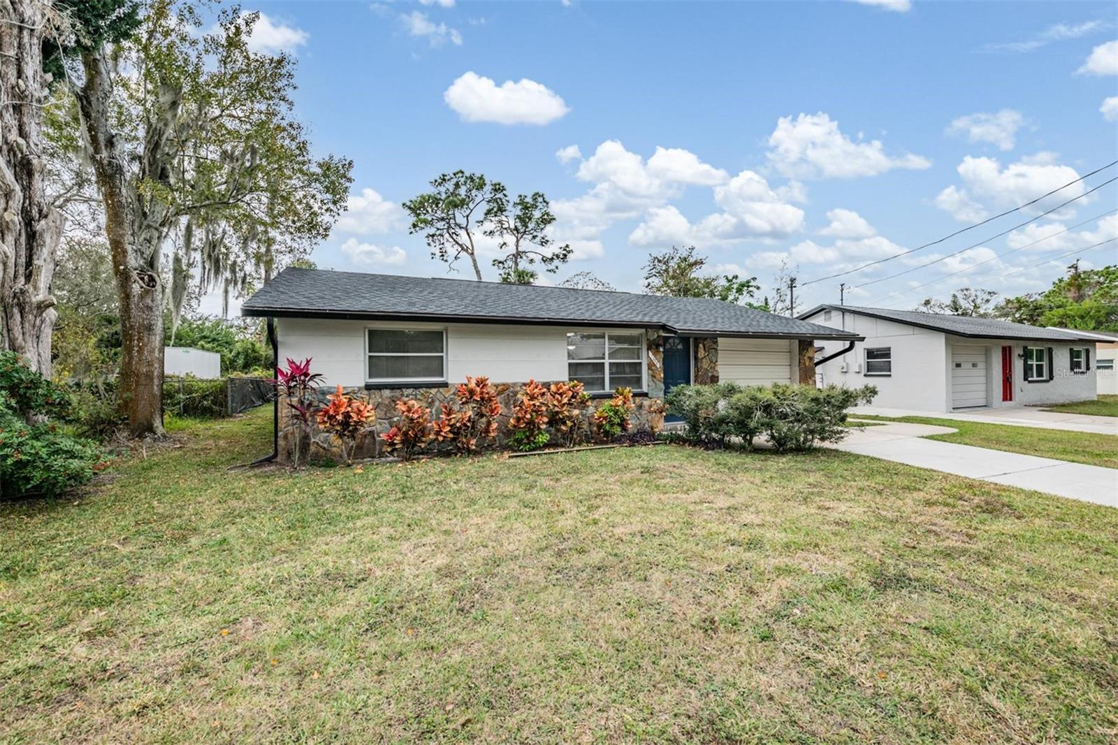 GULF SIDE ESTATES - Residential