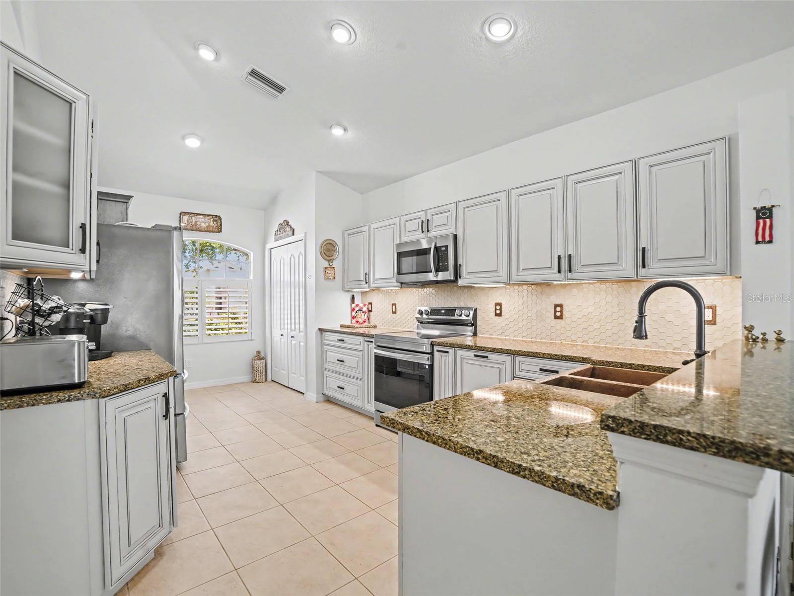 STONEYBROOK AT HERITAGE HARBOUR - Residential