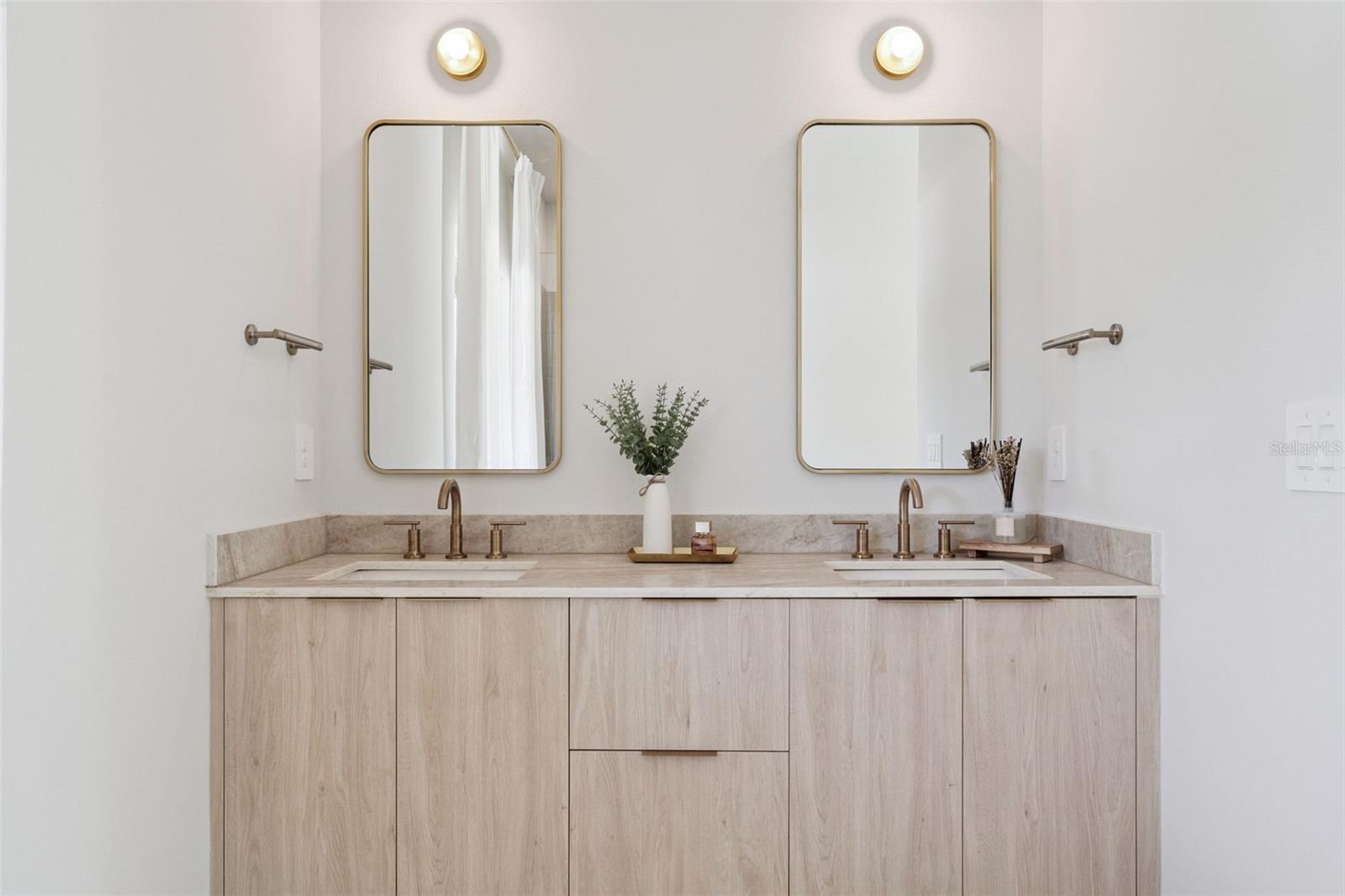 BOULEVARD OAKS AT LADY LAKE - Residential