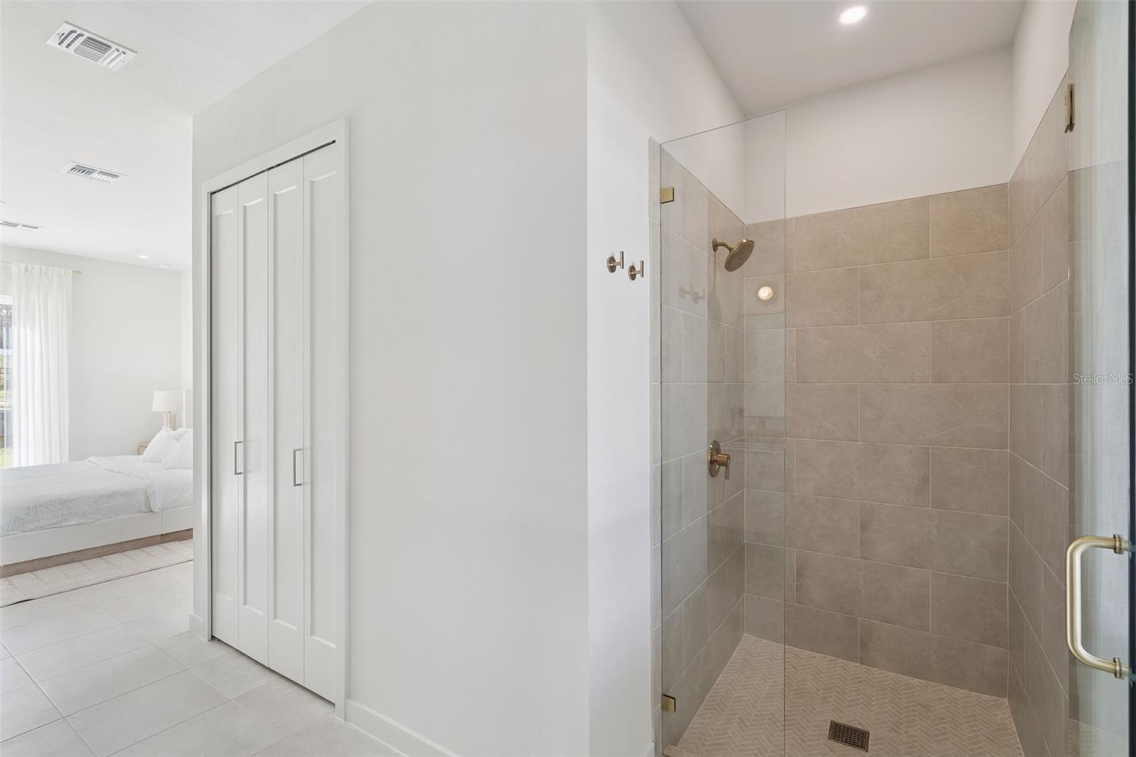 BOULEVARD OAKS AT LADY LAKE - Residential