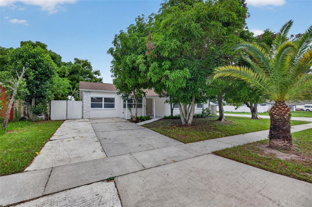 Photo of 9001 Arndale Circle, Tampa, FL 33615 (MLS # TB8535671)