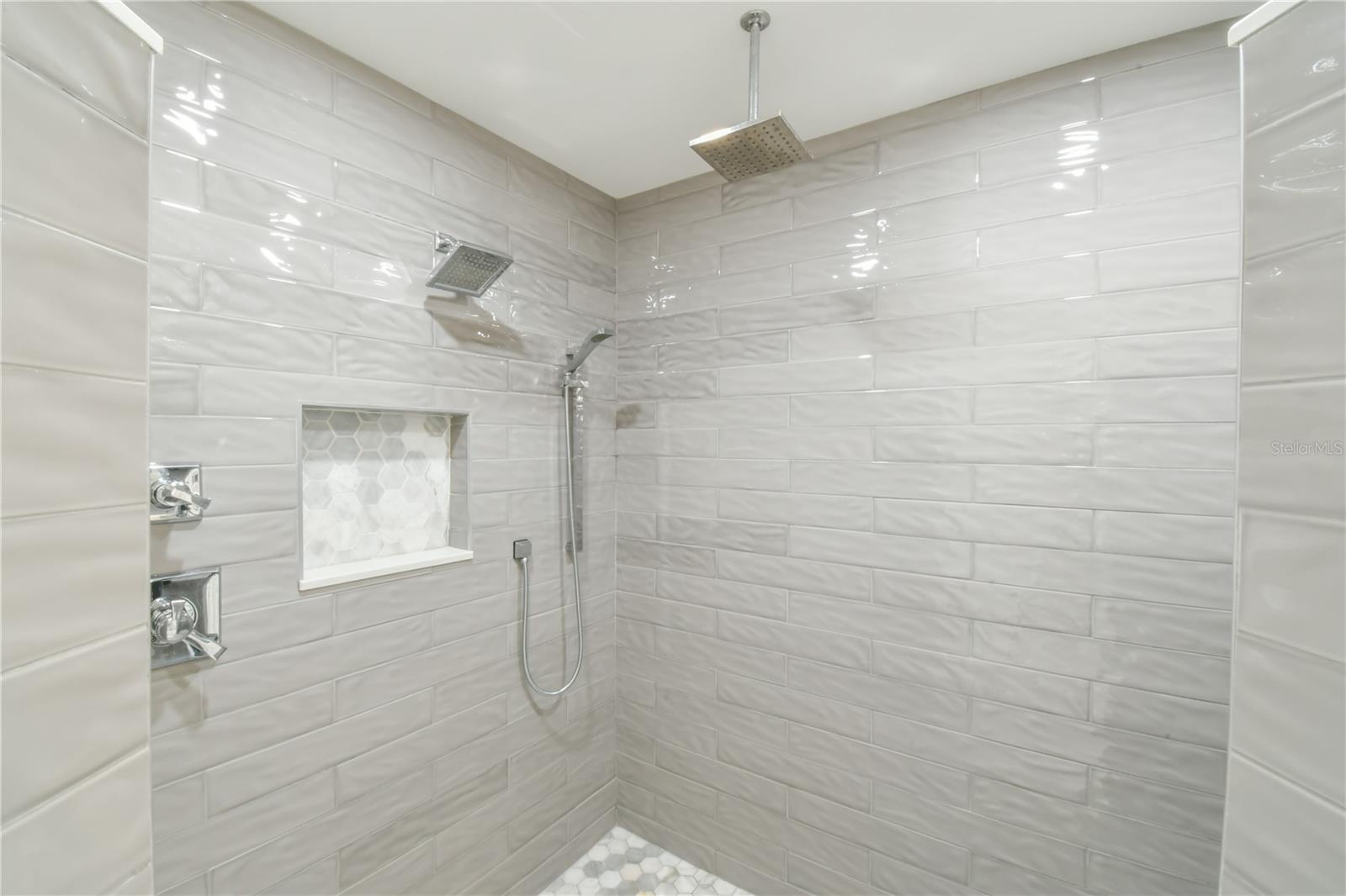 BEACON RIDGE AT LEGENDS - Residential