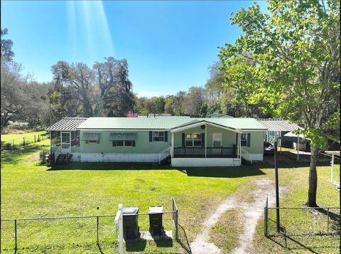 A home in LAKELAND