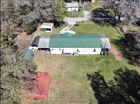 A home in LAKELAND