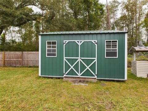 A home in LAKELAND