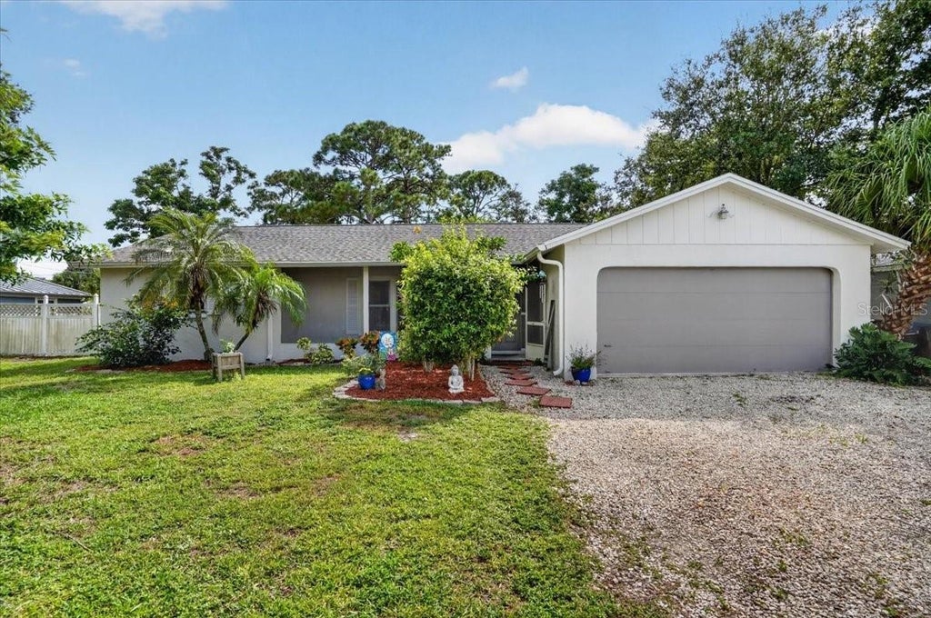 Photo of 1870 Mova Street, Sarasota, FL 34231 (MLS # A4708627)