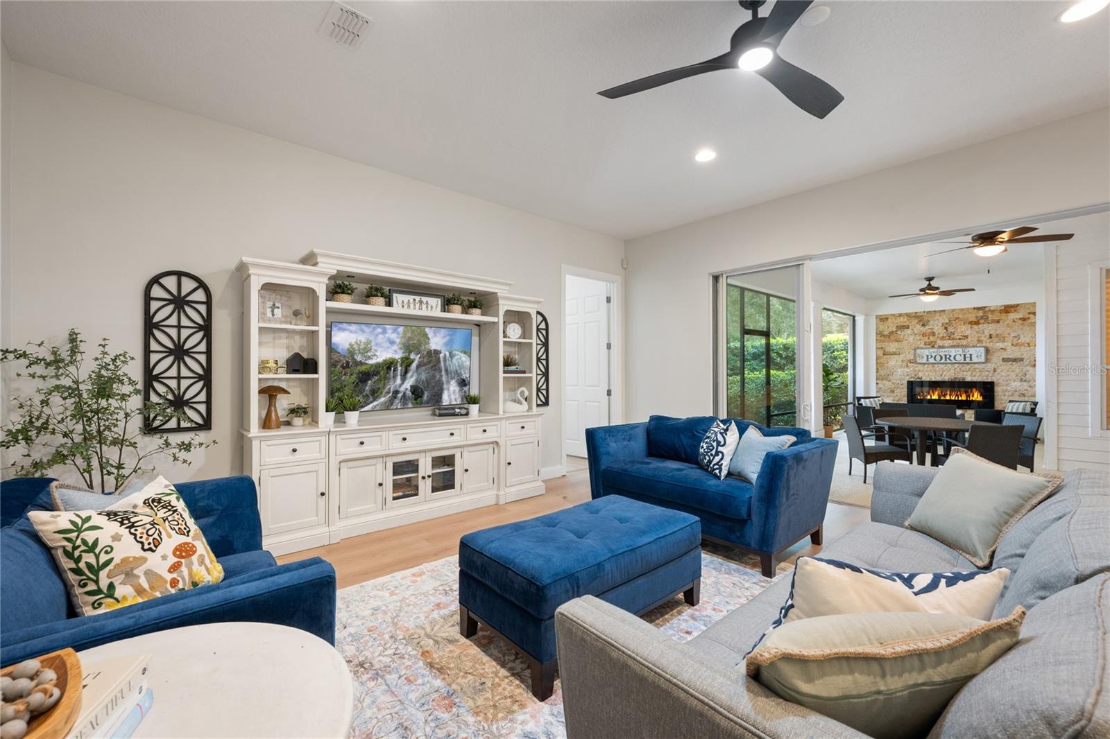 KEENES POINTE - Residential