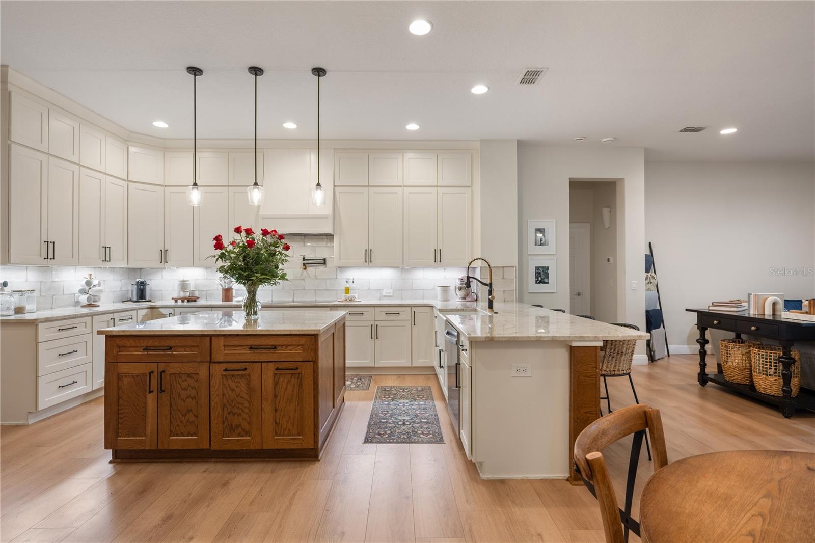 KEENES POINTE - Residential