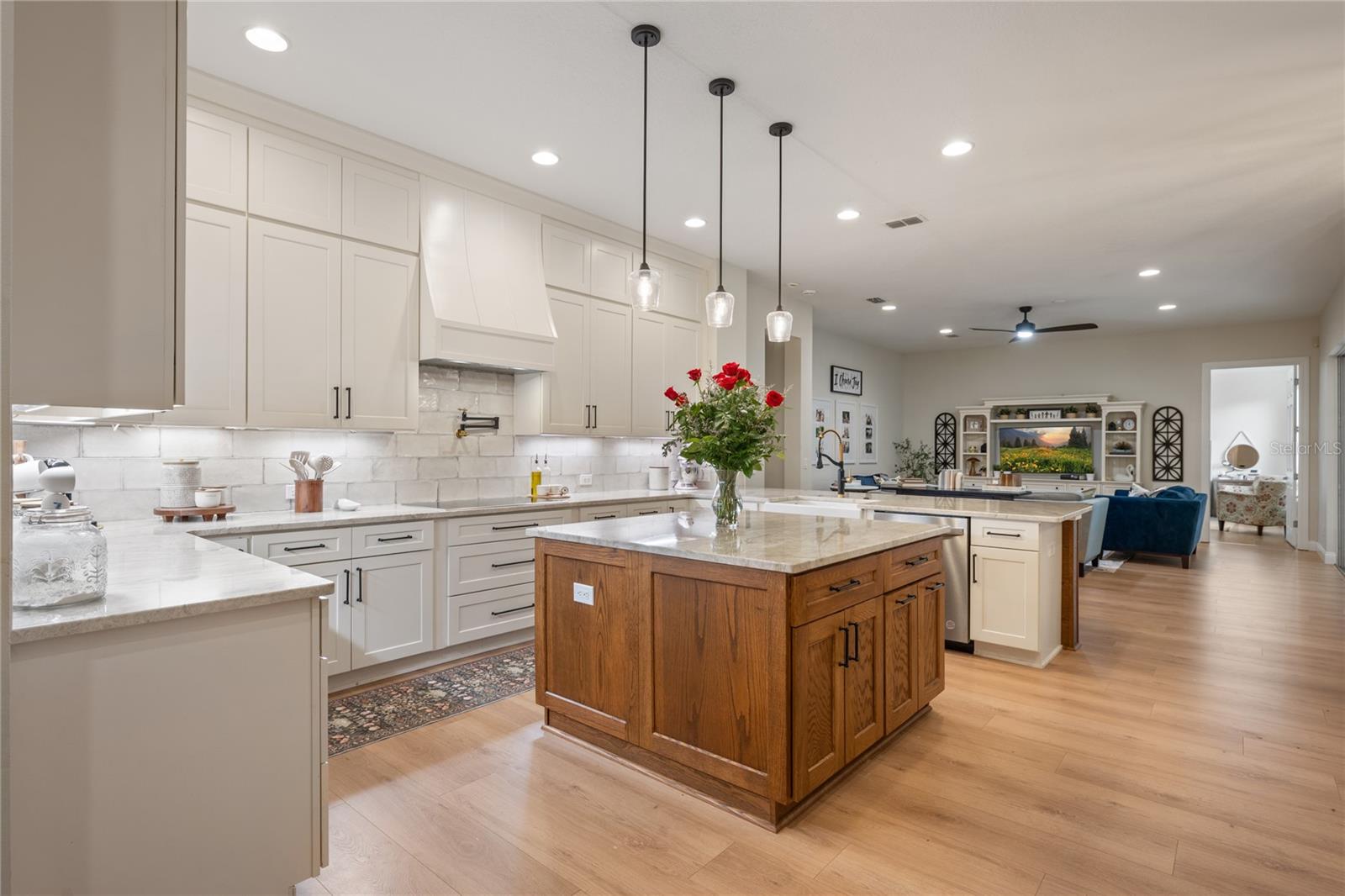 KEENES POINTE - Residential