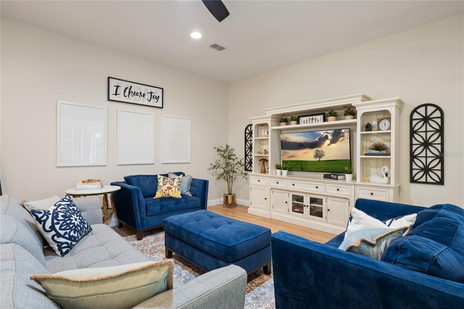 KEENES POINTE - Residential