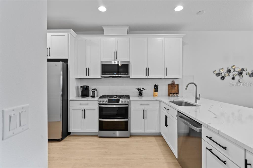 SWEETWATER AT LAKEWOOD RANCH PH I & II - Residential Lease