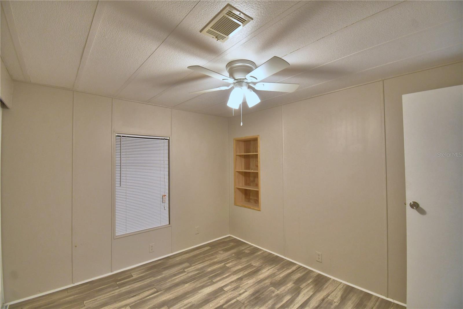 FOXWOOD LAKE ESTATES PH 01 - Residential