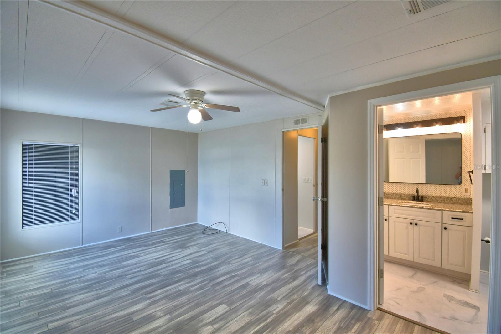 FOXWOOD LAKE ESTATES PH 01 - Residential