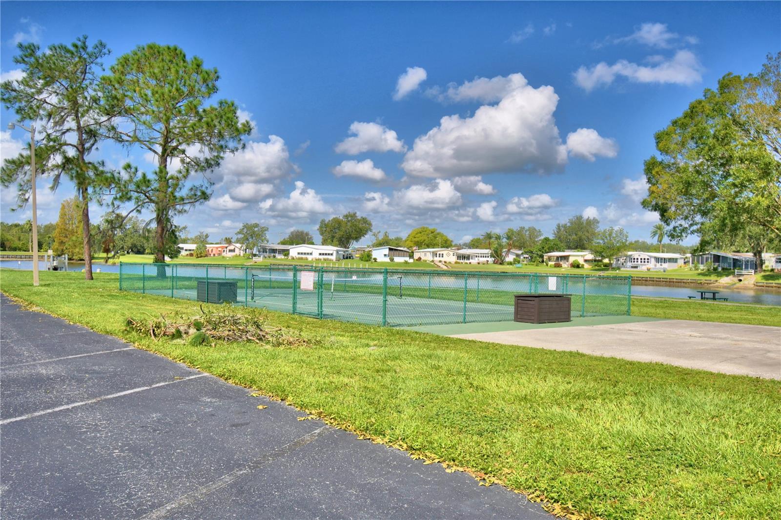 FOXWOOD LAKE ESTATES PH 01 - Residential