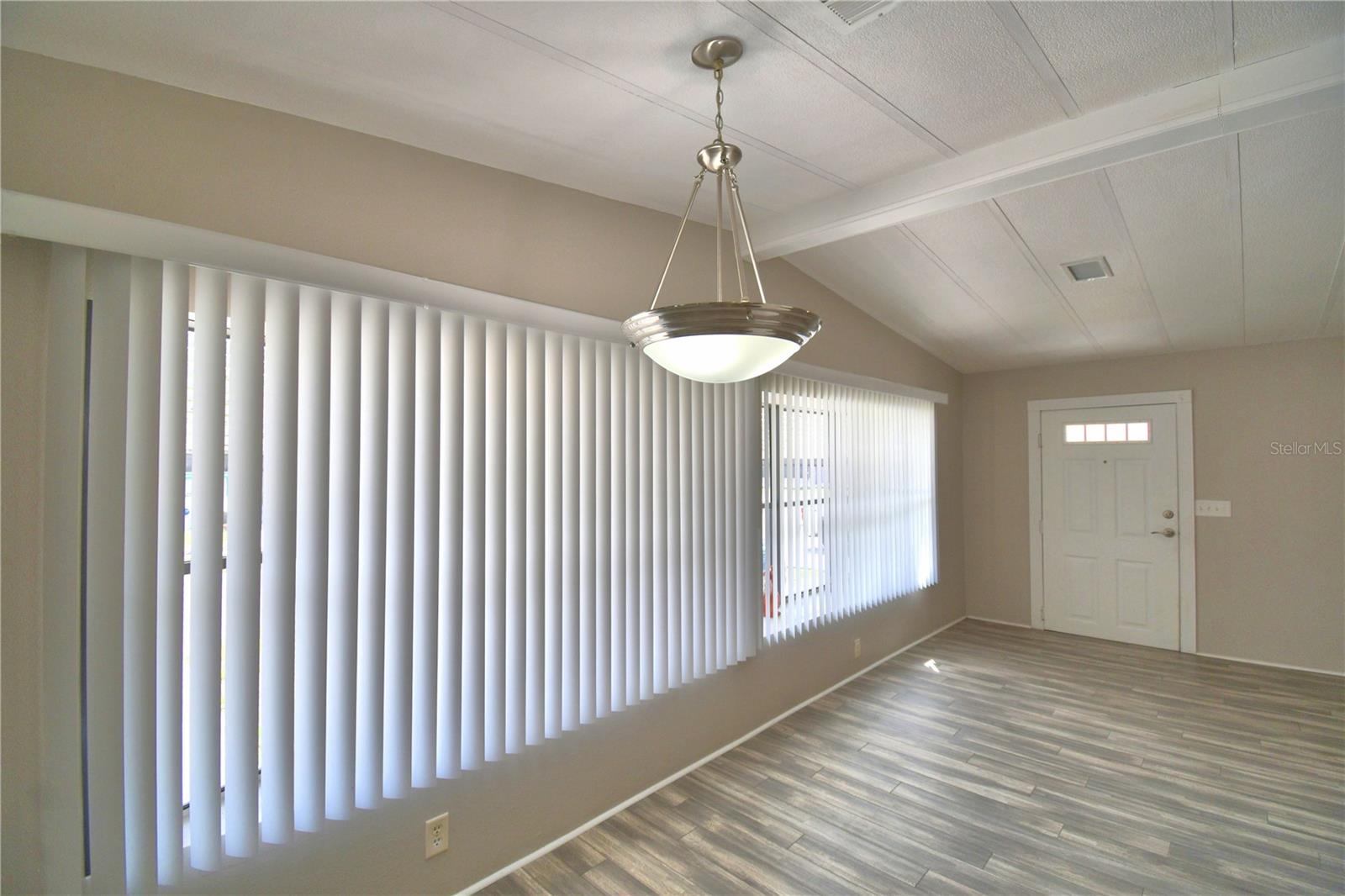 FOXWOOD LAKE ESTATES PH 01 - Residential