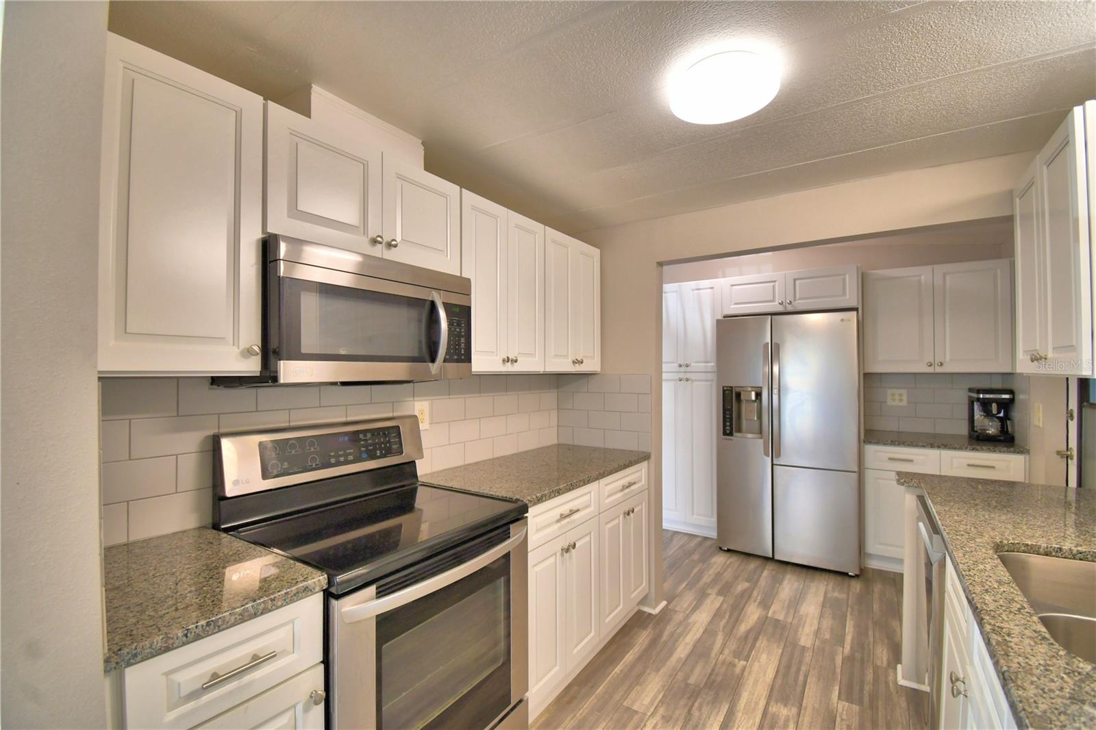 FOXWOOD LAKE ESTATES PH 01 - Residential