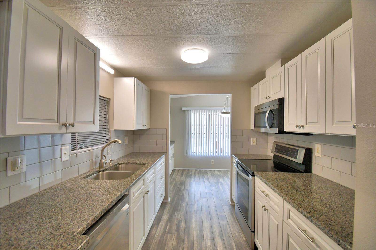 FOXWOOD LAKE ESTATES PH 01 - Residential