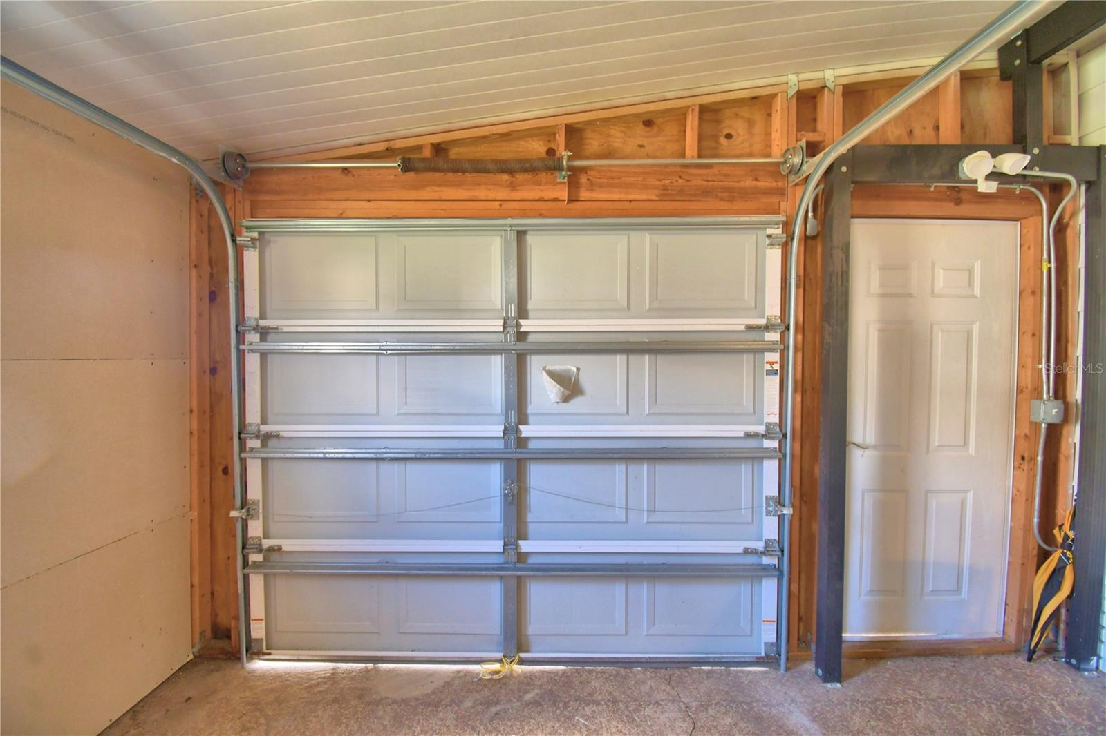 FOXWOOD LAKE ESTATES PH 01 - Residential