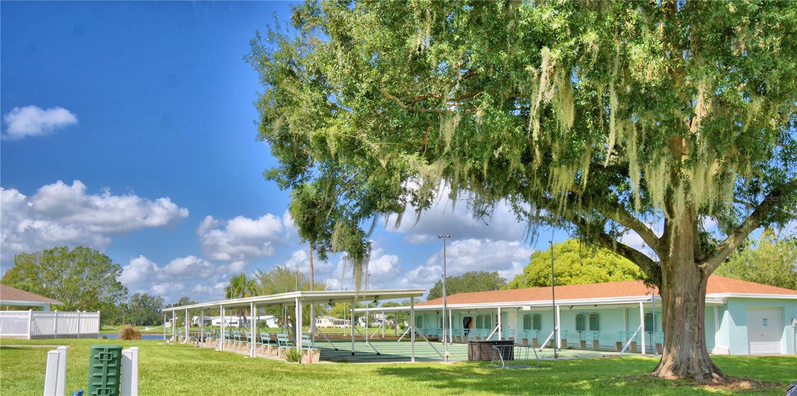 FOXWOOD LAKE ESTATES PH 01 - Residential