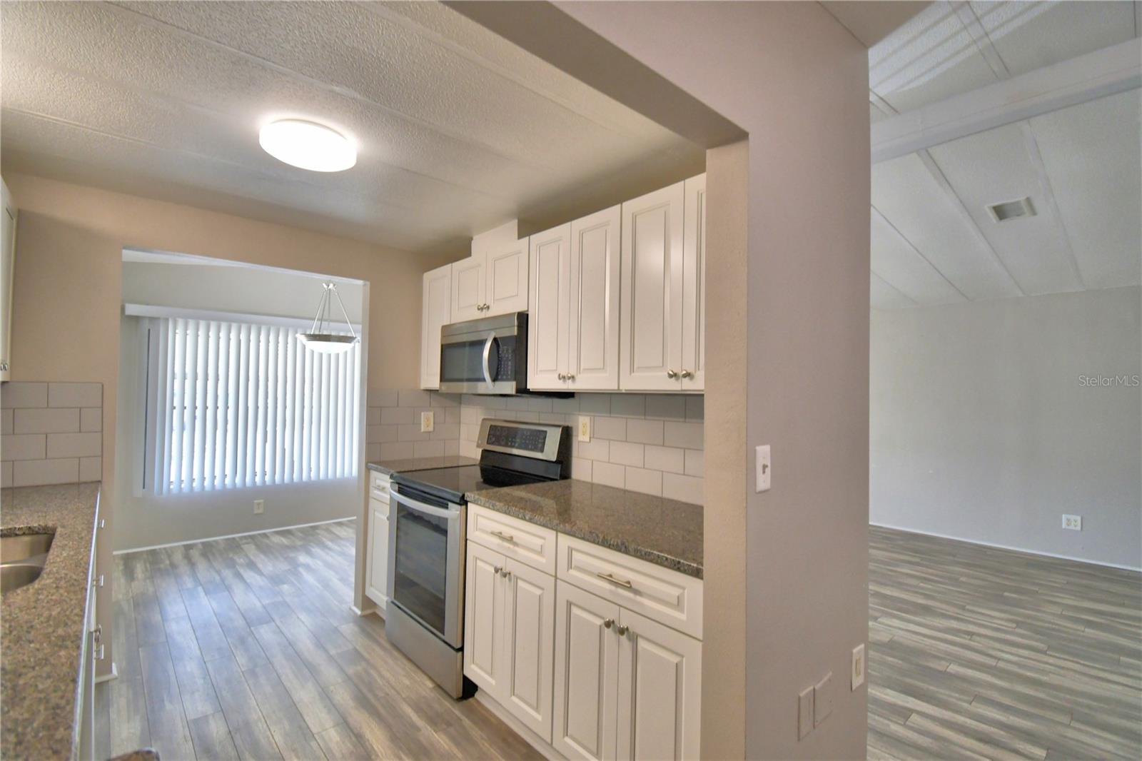 FOXWOOD LAKE ESTATES PH 01 - Residential