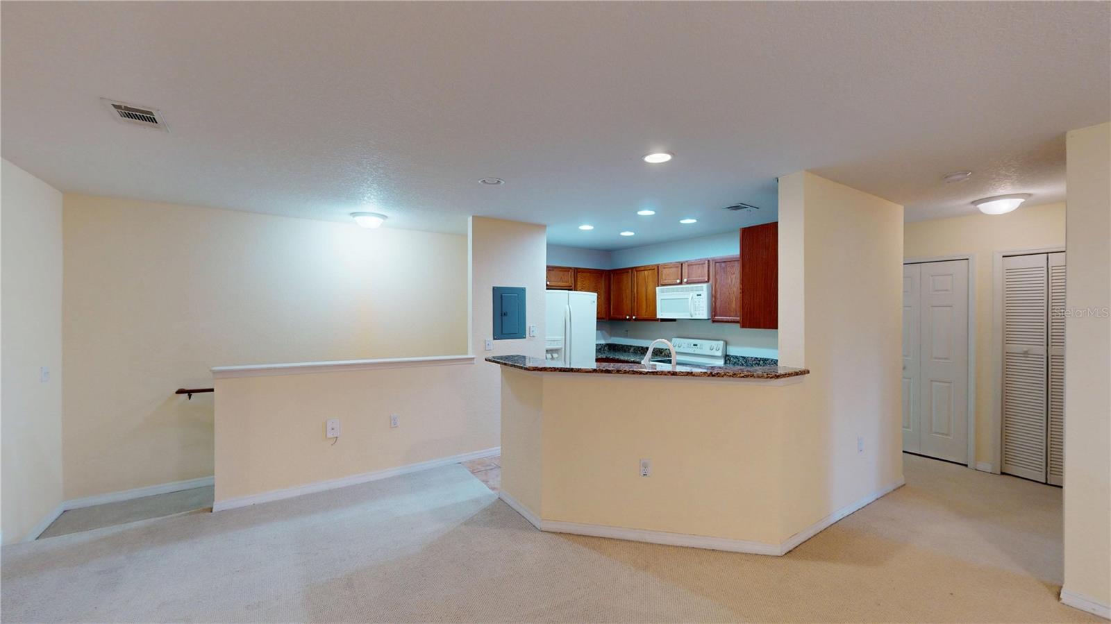 PALM POINTE I CONDO - Residential