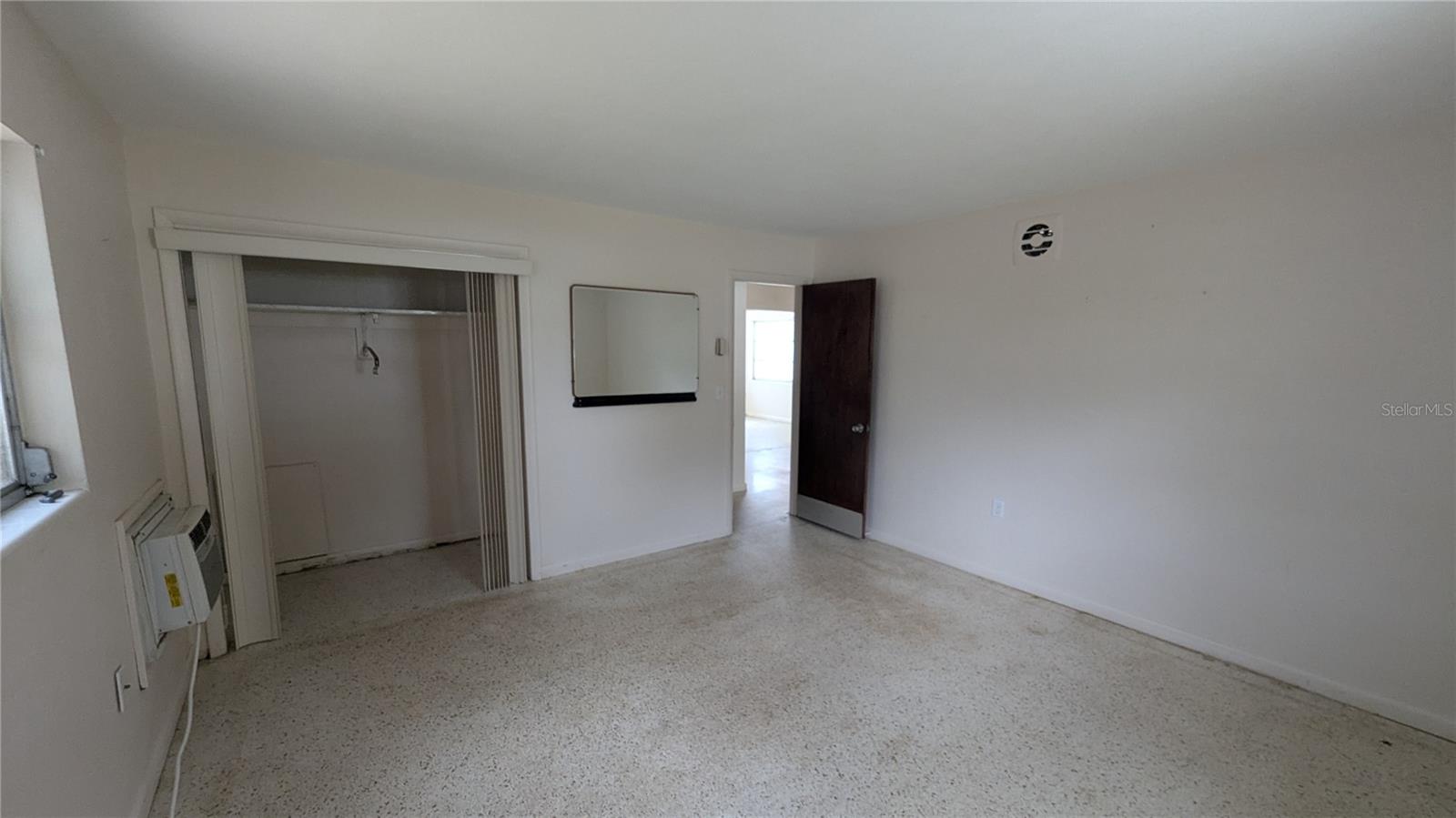 BEVERLY HILLS UNIT 02 - Residential