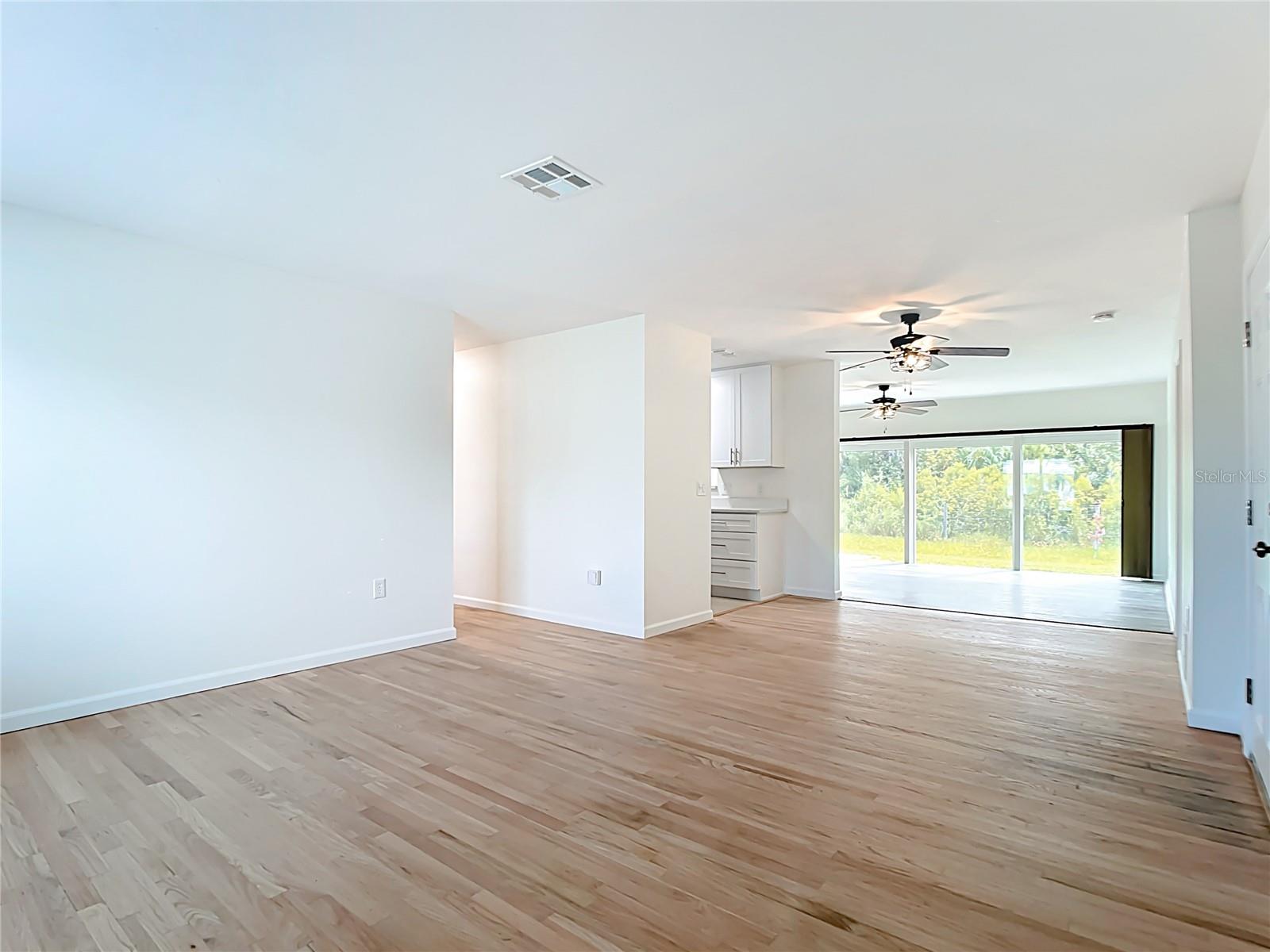 CIRCLE WOODS OF VENICE 1 - Residential