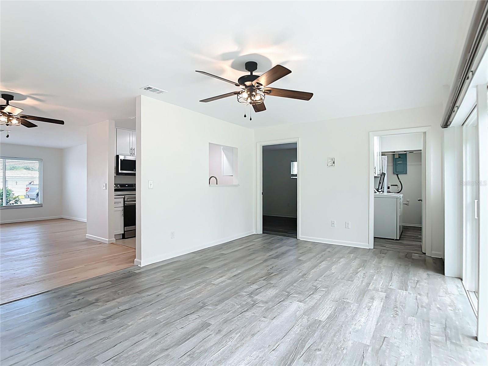 CIRCLE WOODS OF VENICE 1 - Residential