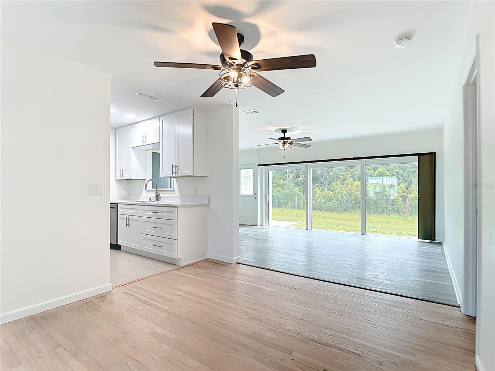 CIRCLE WOODS OF VENICE 1 - Residential