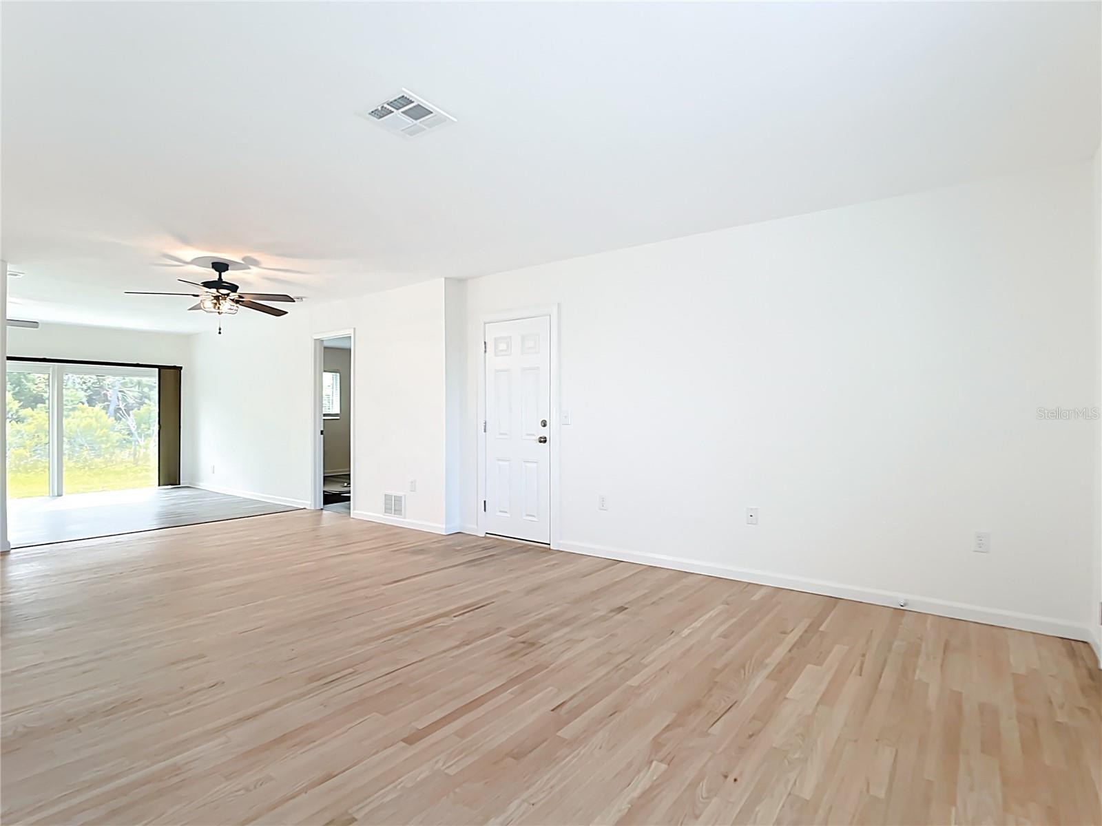 CIRCLE WOODS OF VENICE 1 - Residential