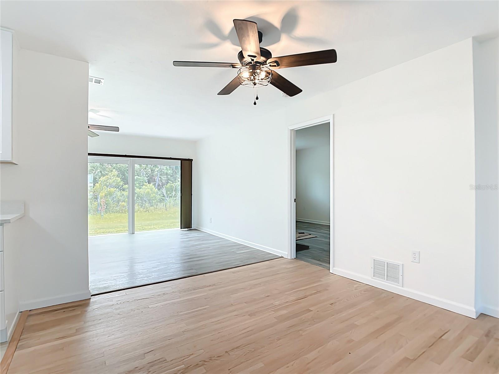 CIRCLE WOODS OF VENICE 1 - Residential