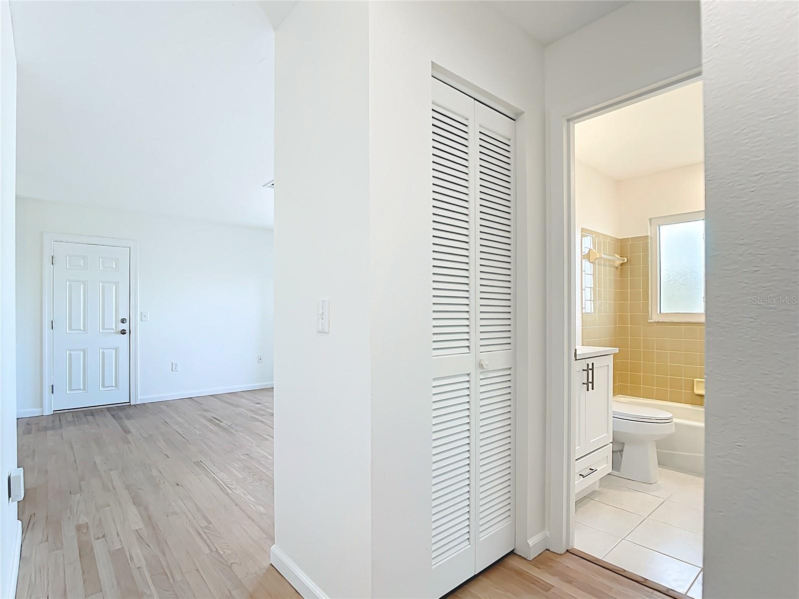 CIRCLE WOODS OF VENICE 1 - Residential